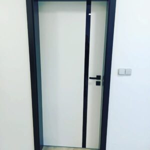 3_bílé dveře - Horní Lideč.jpg